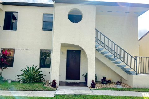 Condo in Pembroke Pines, Florida, 2 bedrooms  № 2052971