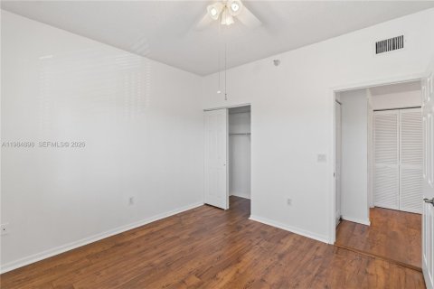 Купить кондоминиум в Тамарак, Флорида 2 спальни, 102.29м2, № 2044856 - фото 16