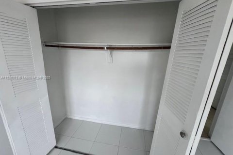 Купить кондоминиум в Майами, Флорида 2 спальни, 78.04м2, № 1937598 - фото 7