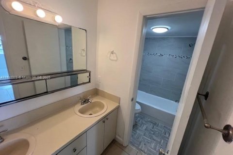 Copropriété à vendre à Miami, Floride: 2 chambres, 78.04 m2 № 1937598 - photo 12