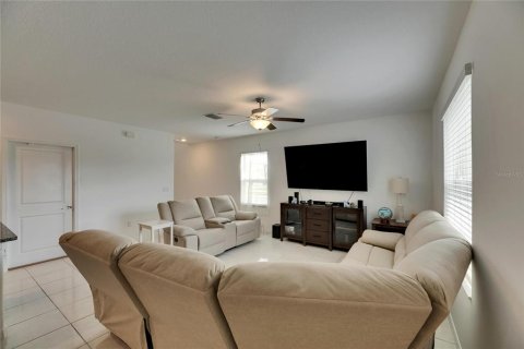 House in Riverview, Florida 4 bedrooms, 178.84 sq.m. № 1670213 - photo 9