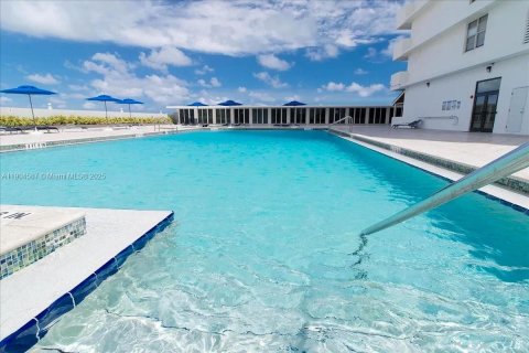 Купить кондоминиум в Майами-Бич, Флорида 1 спальня, 86.4м2, № 1964207 - фото 22