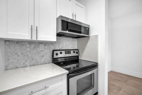 Condominio en venta en Deerfield Beach, Florida, 1 dormitorio, 56.21 m2 № 2085023 - foto 8
