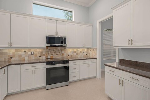 Villa ou maison à vendre à Port St. Lucie, Floride: 4 chambres, 283.63 m2 № 2145957 - photo 12