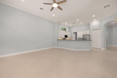 Villa ou maison à vendre à Port St. Lucie, Floride: 4 chambres, 283.63 m2 № 2145957 - photo 18