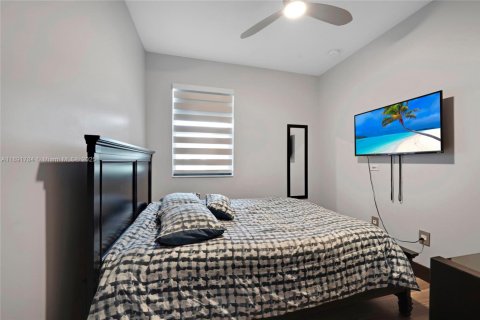 Townhouse in Miami Lakes, Florida 3 bedrooms, 147.53 sq.m. № 1943778 - photo 25