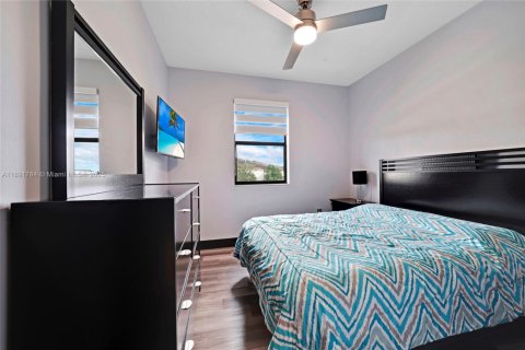 Townhouse in Miami Lakes, Florida 3 bedrooms, 147.53 sq.m. № 1943778 - photo 23