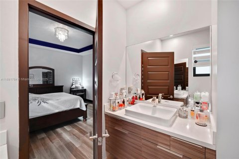 Townhouse in Miami Lakes, Florida 3 bedrooms, 147.53 sq.m. № 1943778 - photo 20