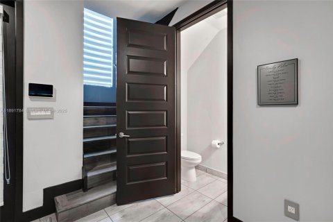 Townhouse in Miami Lakes, Florida 3 bedrooms, 147.53 sq.m. № 1943778 - photo 5