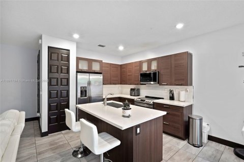 Townhouse in Miami Lakes, Florida 3 bedrooms, 147.53 sq.m. № 1943778 - photo 16