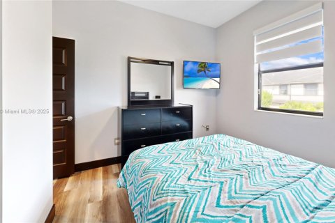 Townhouse in Miami Lakes, Florida 3 bedrooms, 147.53 sq.m. № 1943778 - photo 24