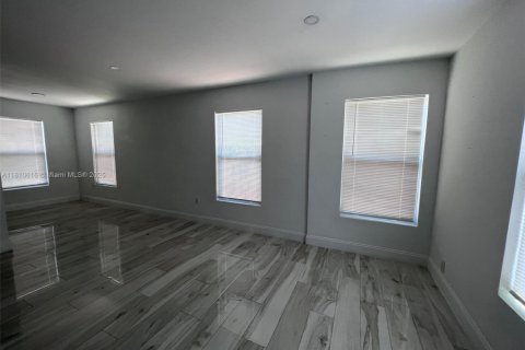 Villa ou maison à louer à Lake Worth, Floride: 2 chambres, 77.29 m2 № 1959848 - photo 6