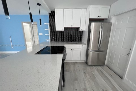 Villa ou maison à louer à Lake Worth, Floride: 2 chambres, 77.29 m2 № 1959848 - photo 9