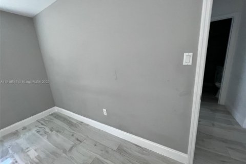 Villa ou maison à louer à Lake Worth, Floride: 2 chambres, 77.29 m2 № 1959848 - photo 13