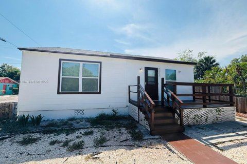 Villa ou maison à louer à Lake Worth, Floride: 2 chambres, 77.29 m2 № 1959848 - photo 2