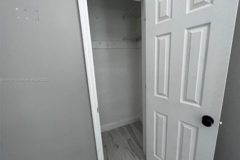 Villa ou maison à louer à Lake Worth, Floride: 2 chambres, 77.29 m2 № 1959848 - photo 11