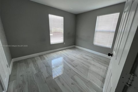 Villa ou maison à louer à Lake Worth, Floride: 2 chambres, 77.29 m2 № 1959848 - photo 16