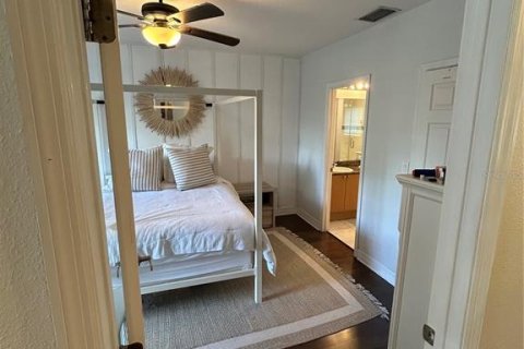 Townhouse in Tampa, Florida 3 bedrooms, 169.64 sq.m. № 1911178 - photo 23