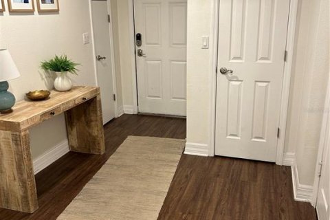 Townhouse in Tampa, Florida 3 bedrooms, 169.64 sq.m. № 1911178 - photo 5