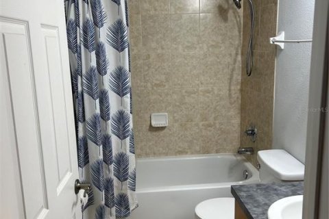 Townhouse in Tampa, Florida 3 bedrooms, 169.64 sq.m. № 1911178 - photo 10