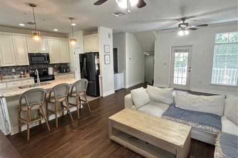Townhouse in Tampa, Florida 3 bedrooms, 169.64 sq.m. № 1911178 - photo 15