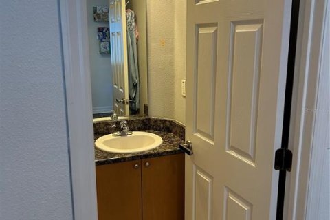 Townhouse in Tampa, Florida 3 bedrooms, 169.64 sq.m. № 1911178 - photo 22