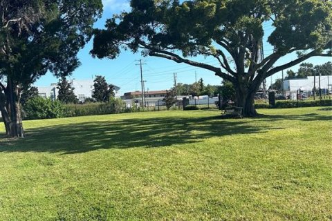 Townhouse in Tampa, Florida 3 bedrooms, 169.64 sq.m. № 1911178 - photo 30