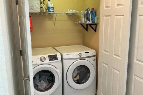 Townhouse in Tampa, Florida 3 bedrooms, 169.64 sq.m. № 1911178 - photo 28