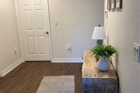 Townhouse in Tampa, Florida 3 bedrooms, 169.64 sq.m. № 1911178 - photo 3
