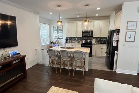Townhouse in Tampa, Florida 3 bedrooms, 169.64 sq.m. № 1911178 - photo 13