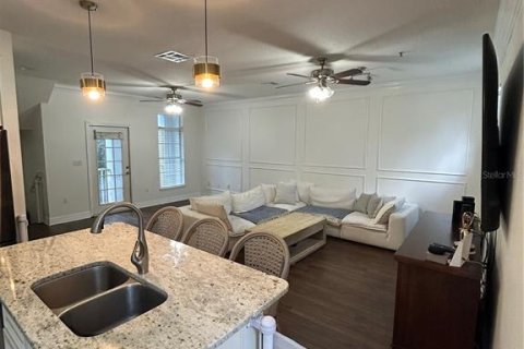 Townhouse in Tampa, Florida 3 bedrooms, 169.64 sq.m. № 1911178 - photo 17