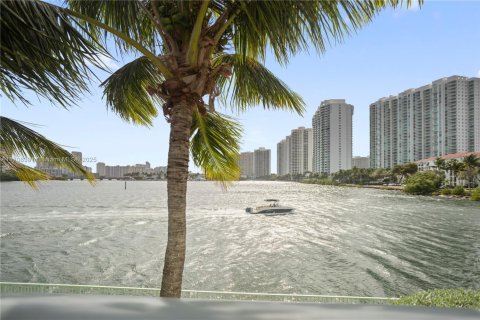 Copropriété à louer à Aventura, Floride: 3 chambres, 204.38 m2 № 1861511 - photo 27