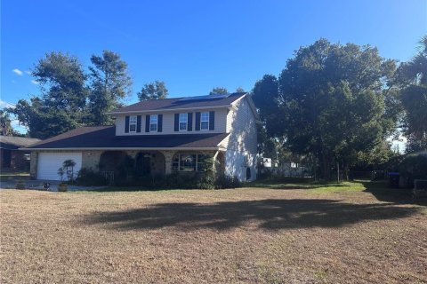 House in Zellwood, Florida 3 bedrooms, 160.35 sq.m. № 2098460 - photo 2