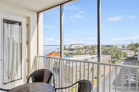 Condo in Sanford, Florida, 3 bedrooms  № 1732906 - photo 4