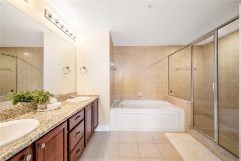 Condo in Sanford, Florida, 3 bedrooms  № 1732906 - photo 16
