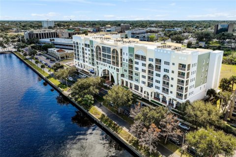 Condo in Sanford, Florida, 3 bedrooms  № 1732906 - photo 2