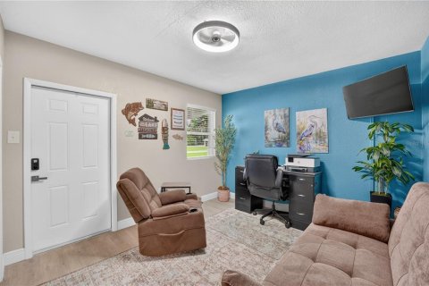 House in Tavares, Florida 3 bedrooms, 125.05 sq.m. № 2342359 - photo 14