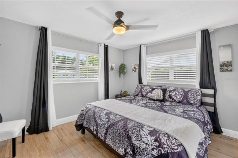 House in Tavares, Florida 3 bedrooms, 125.05 sq.m. № 2342359 - photo 10