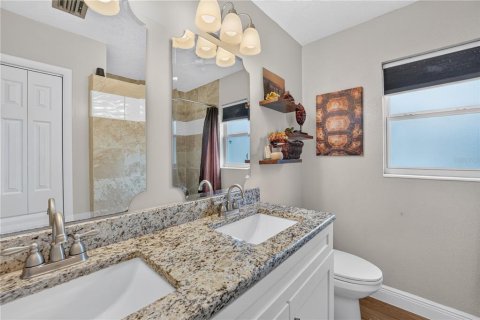 House in Tavares, Florida 3 bedrooms, 125.05 sq.m. № 2342359 - photo 12