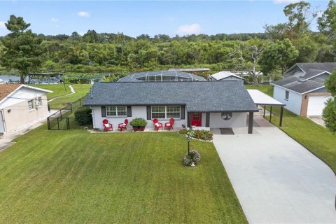 House in Tavares, Florida 3 bedrooms, 125.05 sq.m. № 2342359 - photo 27