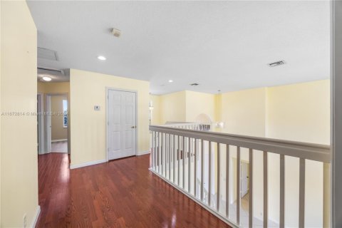 Casa en venta en Pembroke Pines, Florida, 5 dormitorios, 254.74 m2 № 1849345 - foto 2