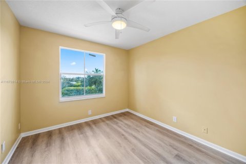 Casa en venta en Pembroke Pines, Florida, 5 dormitorios, 254.74 m2 № 1849345 - foto 9