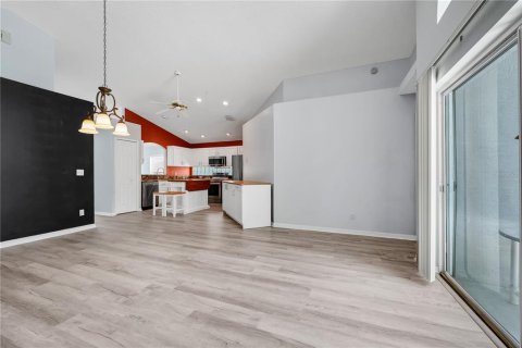 House in Davenport, Florida 3 bedrooms, 151.43 sq.m. № 2098086 - photo 9