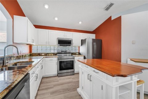 House in Davenport, Florida 3 bedrooms, 151.43 sq.m. № 2098086 - photo 14