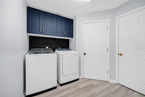 House in Davenport, Florida 3 bedrooms, 151.43 sq.m. № 2098086 - photo 19