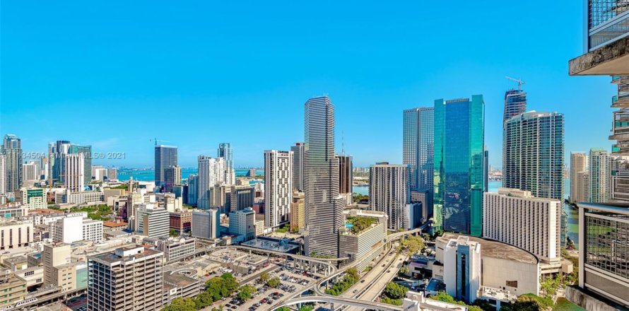Condo in Miami, Florida, 1 bedroom № 2275219