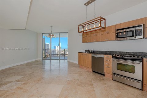 Condo in Miami, Florida, 1 bedroom № 2275219 - photo 6