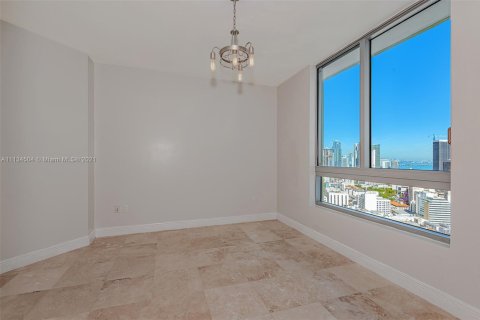 Condo in Miami, Florida, 1 bedroom № 2275219 - photo 12