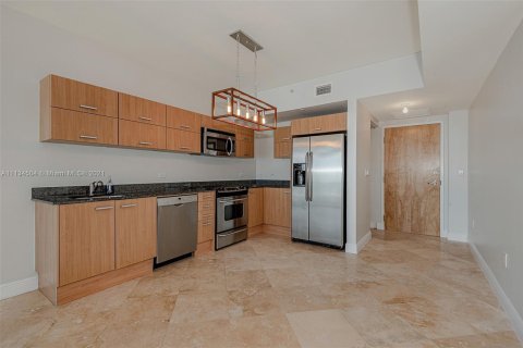 Condo in Miami, Florida, 1 bedroom № 2275219 - photo 8