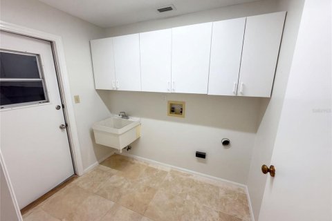 Casa en venta en Orlando, Florida, 4 dormitorios, 213.12 m2 № 2384295 - foto 16